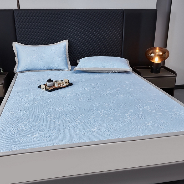 91家纺网 家纺一手货源 找家纺 库里梦家纺 2026新款轻奢高克重复合PE高分子凉席床笠三件套-素瑾 素瑾-蓝色床席款