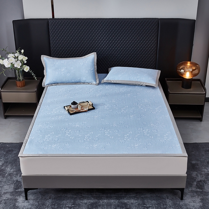 91家纺网 家纺一手货源 找家纺 库里梦家纺 2026新款轻奢高克重复合PE高分子凉席床笠三件套-素瑾 素瑾-蓝色床席款