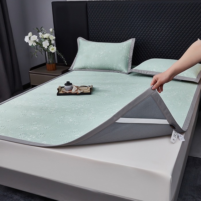 91家纺网 家纺一手货源 找家纺 库里梦家纺 2026新款轻奢高克重复合PE高分子凉席床笠三件套-素瑾 素瑾-绿色床席款