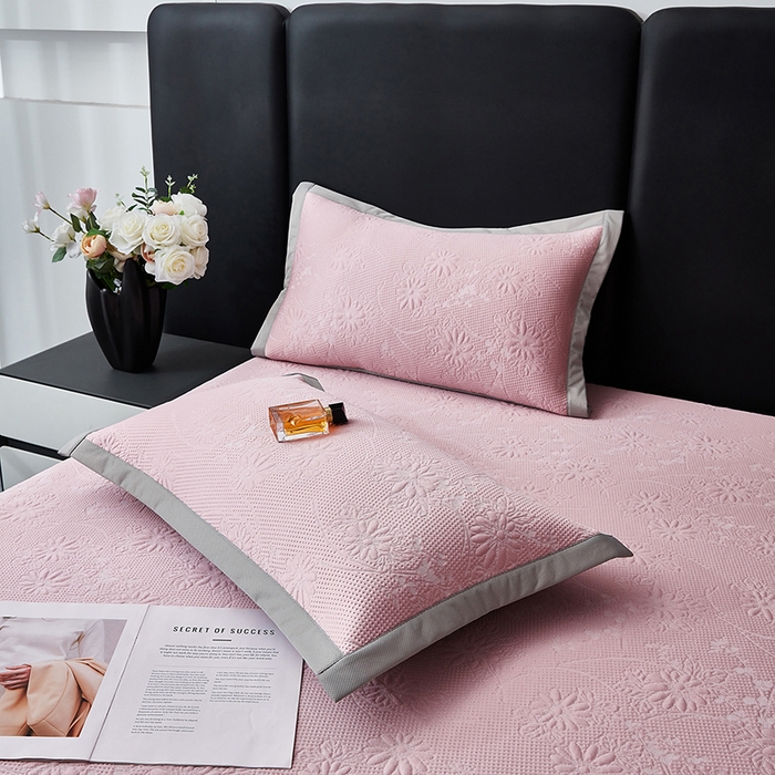 91家纺网 家纺一手货源 找家纺 库里梦家纺 2026新款轻奢高克重复合PE高分子凉席床笠三件套-素瑾 素瑾-粉色床笠款