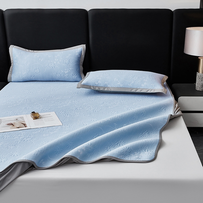 91家纺网 家纺一手货源 找家纺 库里梦家纺 2026新款轻奢高克重复合PE高分子凉席床笠三件套-素瑾 素瑾-蓝色床笠款