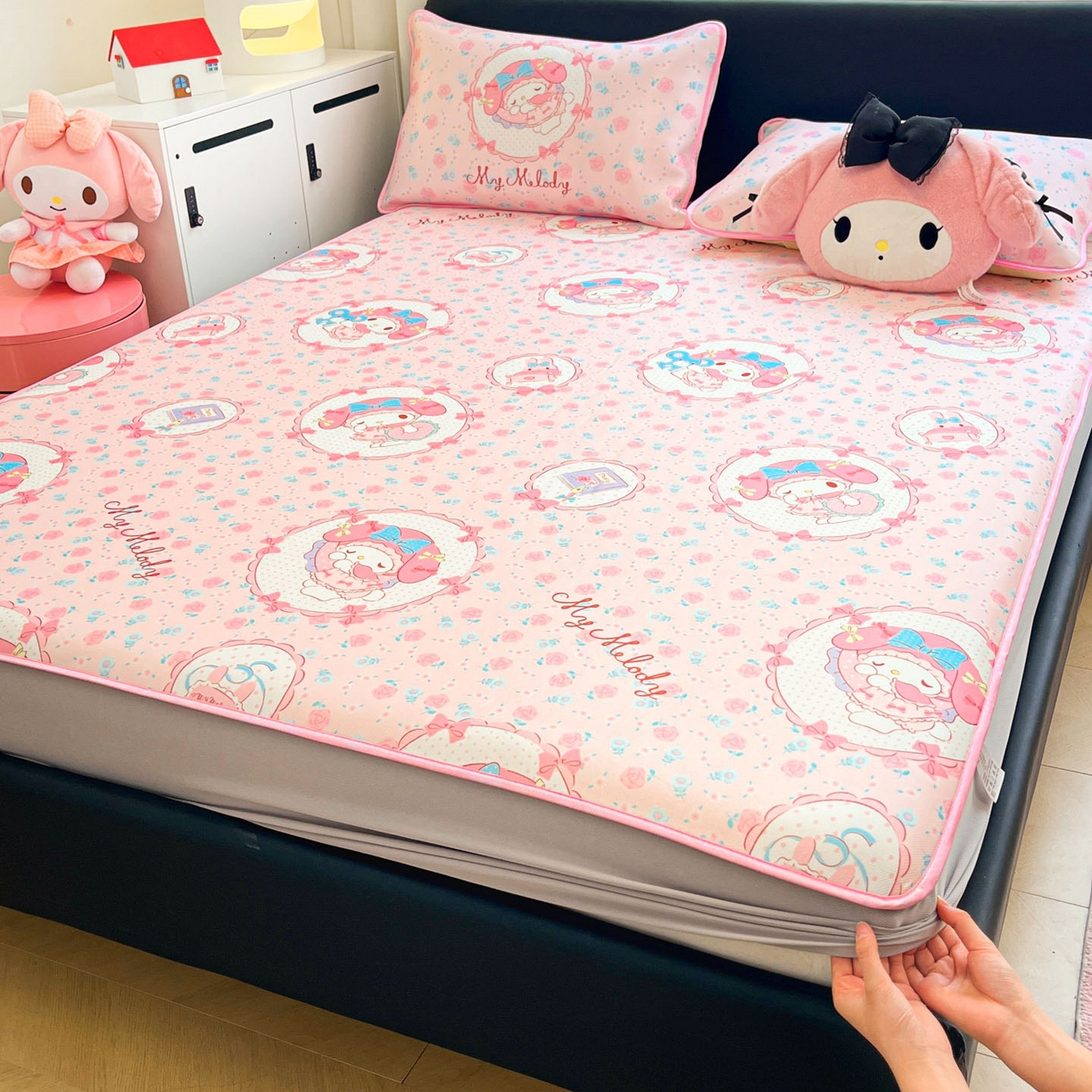 91家纺网 家纺一手货源 找家纺 （总）暮思家居 2026新款三丽鸥正版授权数码印花A类可机洗1200D冰丝凉席三件套床笠款系列