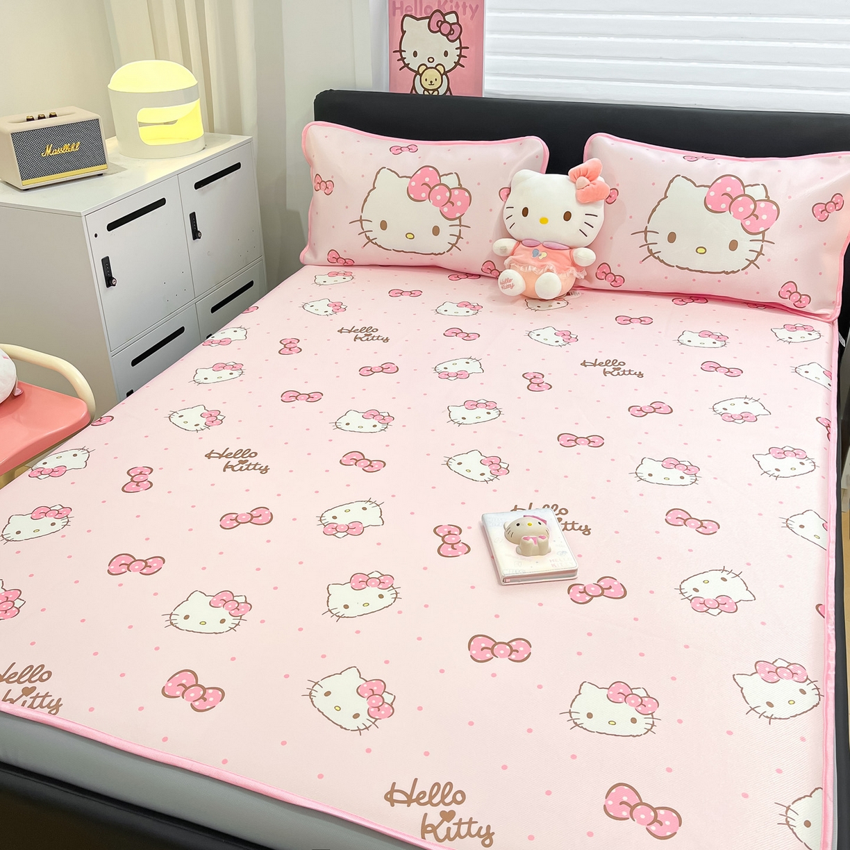 91家纺网 家纺一手货源 找家纺 暮思家居 2026新款三丽鸥正版授权数码印花A类可机洗1200D冰丝凉席三件套床笠款系列 床笠款-可爱KT