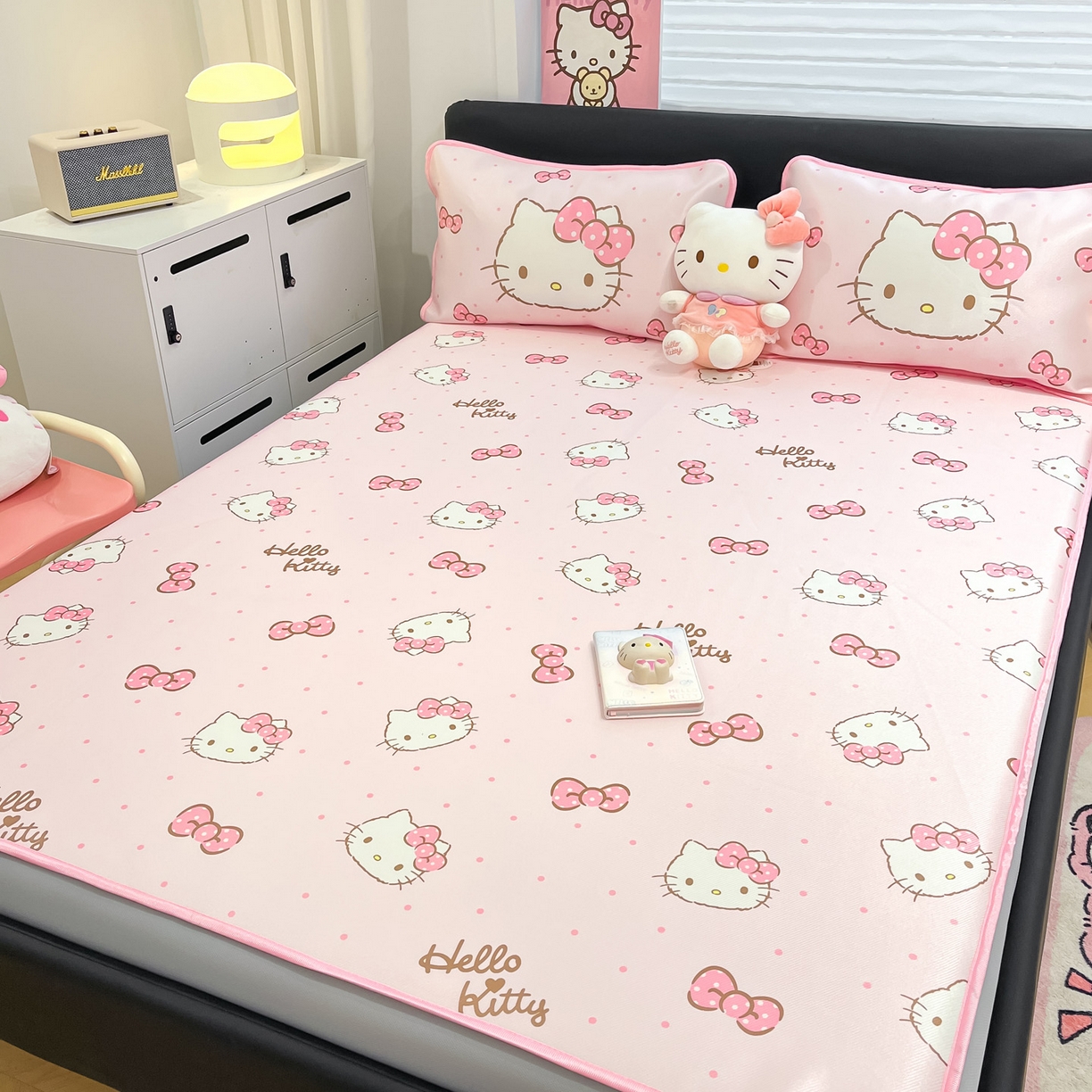 91家纺网 家纺一手货源 找家纺 暮思家居 2026新款三丽鸥正版授权数码印花A类可机洗1200D冰丝凉席三件套床笠款系列 床笠款-可爱KT