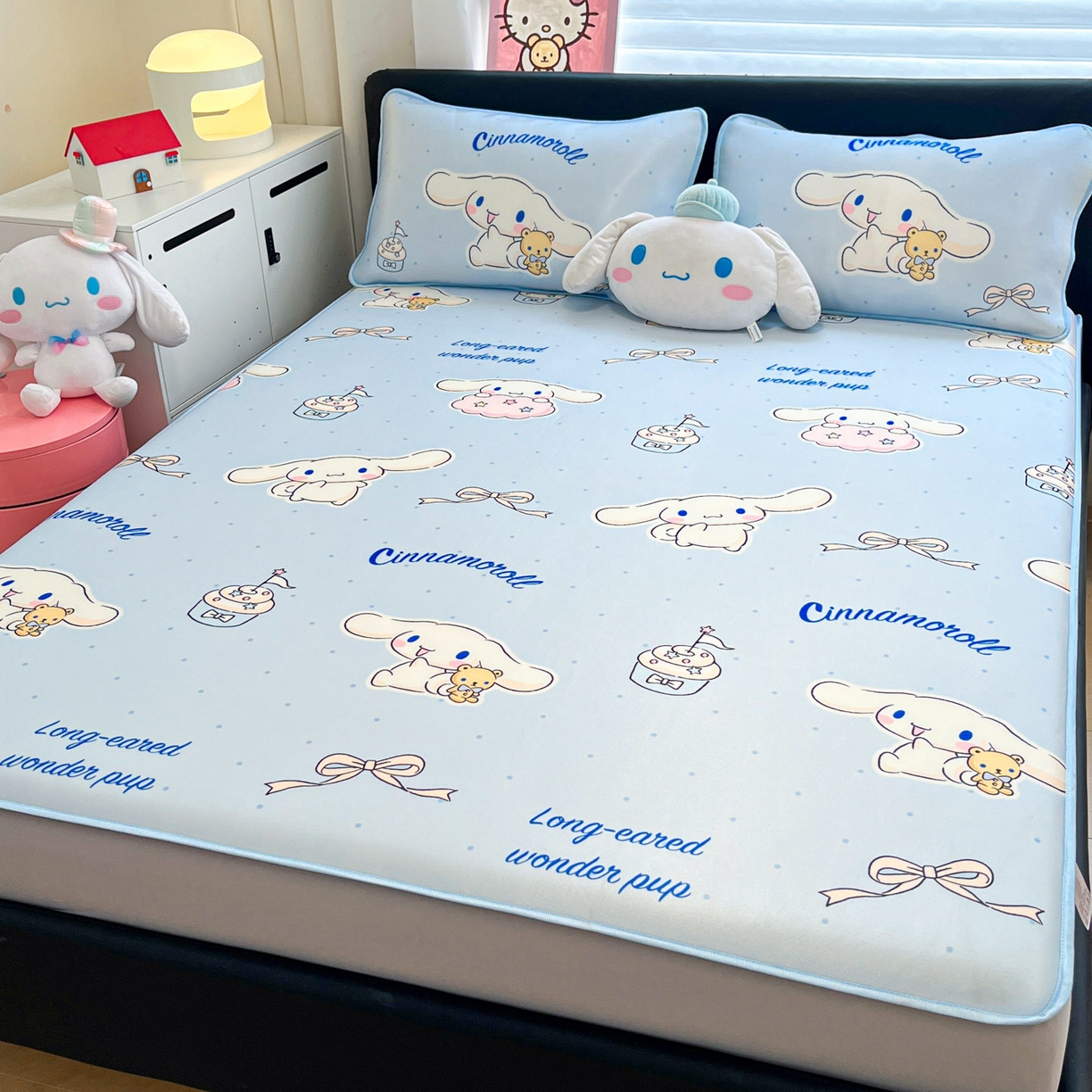 91家纺网 家纺一手货源 找家纺 暮思家居 2026新款三丽鸥正版授权数码印花A类可机洗1200D冰丝凉席三件套床笠款系列 床笠款-点点玉桂狗