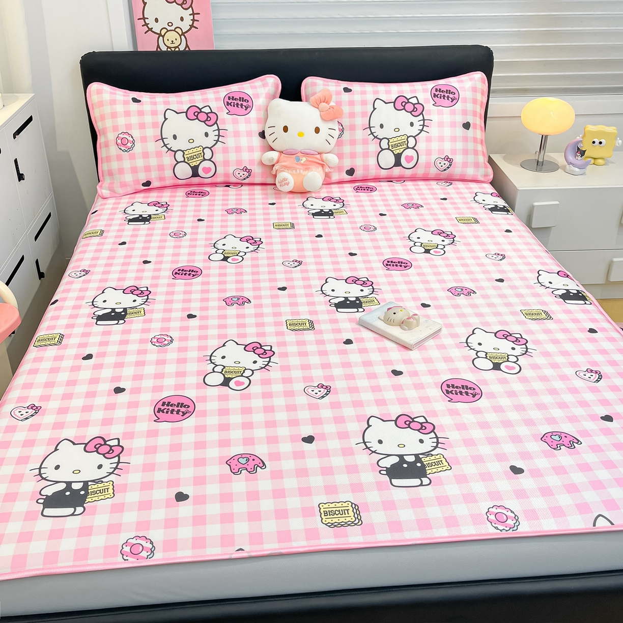 91家纺网 家纺一手货源 找家纺 暮思家居 2026新款三丽鸥正版授权数码印花A类可机洗1200D冰丝凉席三件套床笠款系列 床笠款-粉格KT