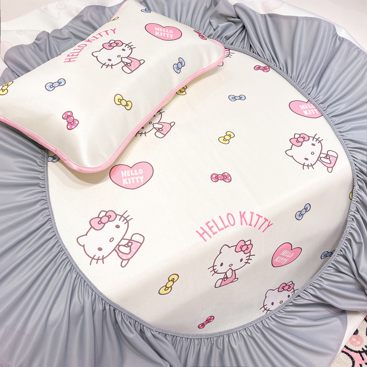 91家纺网 家纺一手货源 找家纺 暮思家居 2026新款三丽鸥正版授权数码印花A类可机洗1200D冰丝凉席三件套床笠款系列 床笠款-公主KT