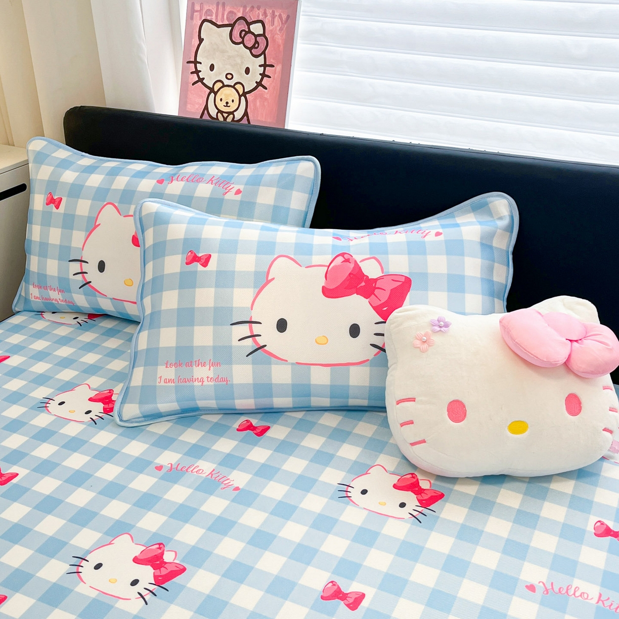 91家纺网 家纺一手货源 找家纺 暮思家居 2026新款三丽鸥正版授权数码印花A类可机洗1200D冰丝凉席三件套床笠款系列 床笠款-乖巧KT