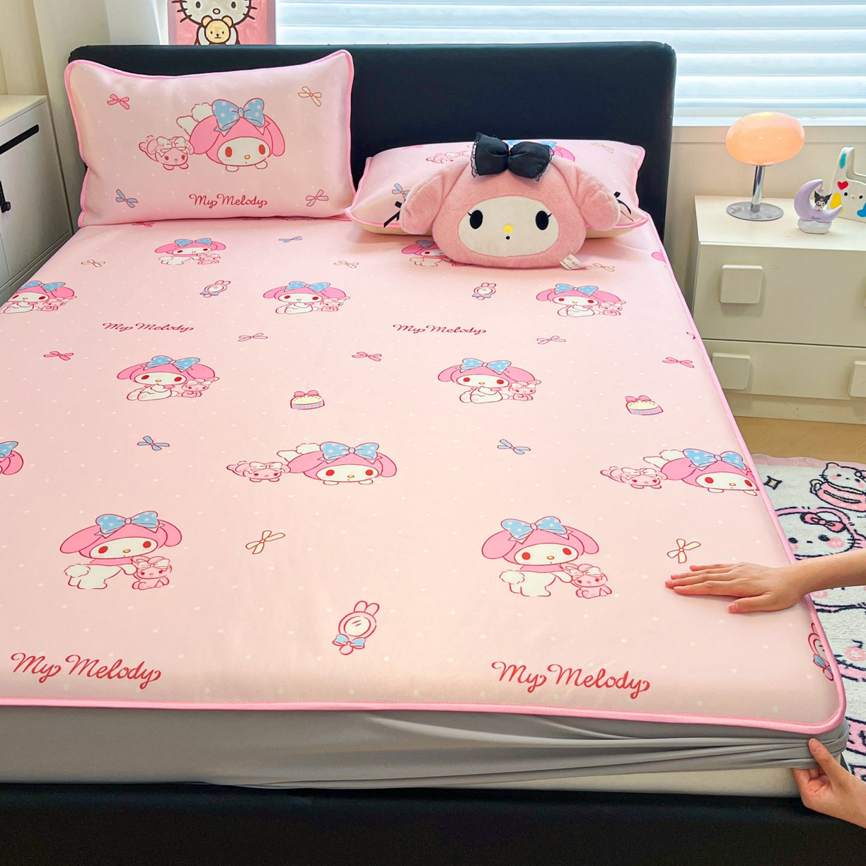 91家纺网 家纺一手货源 找家纺 暮思家居 2026新款三丽鸥正版授权数码印花A类可机洗1200D冰丝凉席三件套床笠款系列 床笠款-蝴蝶结美乐蒂