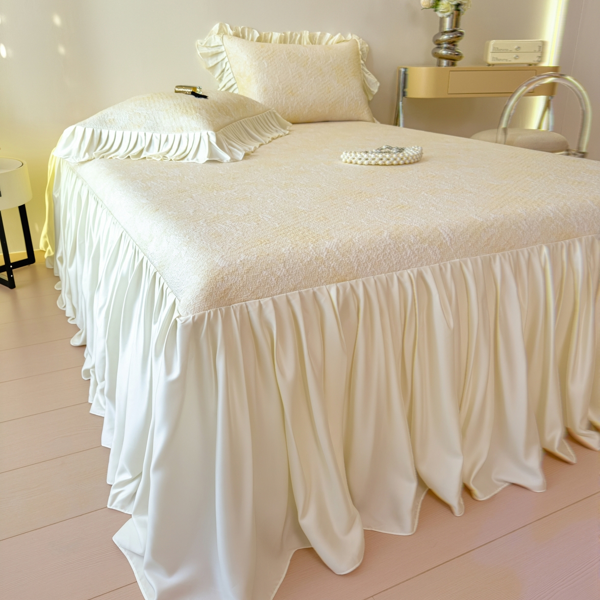 91家纺网 家纺一手货源 找家纺 （总）孩子王家纺 2026新款法式风冰豆豆凉席夏天冰丝席凉感值过0.21夏季可机洗家用软席床裙款A