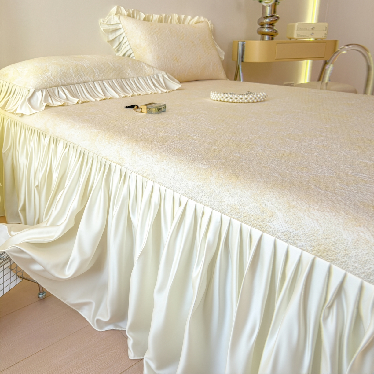 91家纺网 家纺一手货源 找家纺 （总）孩子王家纺 2026新款法式风冰豆豆凉席夏天冰丝席凉感值过0.21夏季可机洗家用软席床裙款A