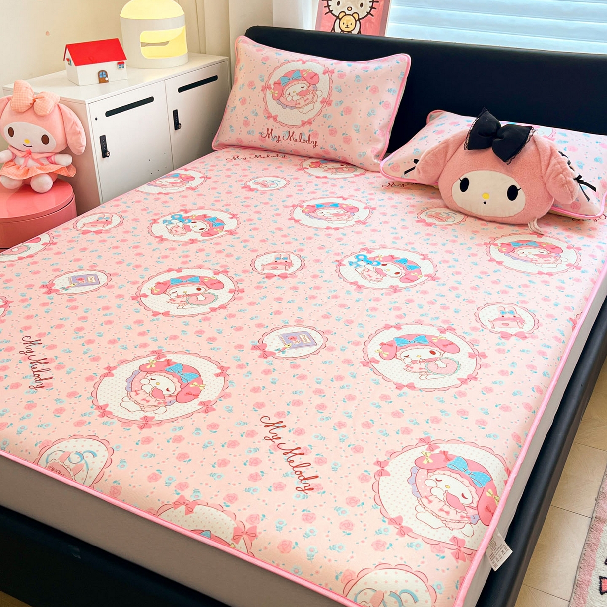 91家纺网 家纺一手货源 找家纺 暮思家居 2026新款三丽鸥正版授权数码印花A类可机洗1200D冰丝凉席三件套床笠款系列 床笠款-花花美乐蒂