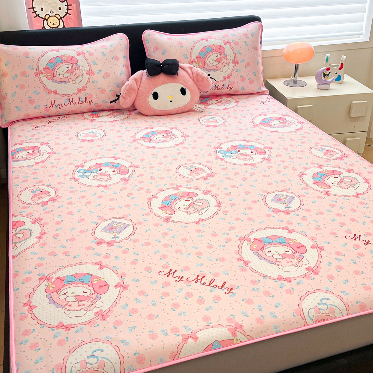 91家纺网 家纺一手货源 找家纺 暮思家居 2026新款三丽鸥正版授权数码印花A类可机洗1200D冰丝凉席三件套床笠款系列 床笠款-花花美乐蒂