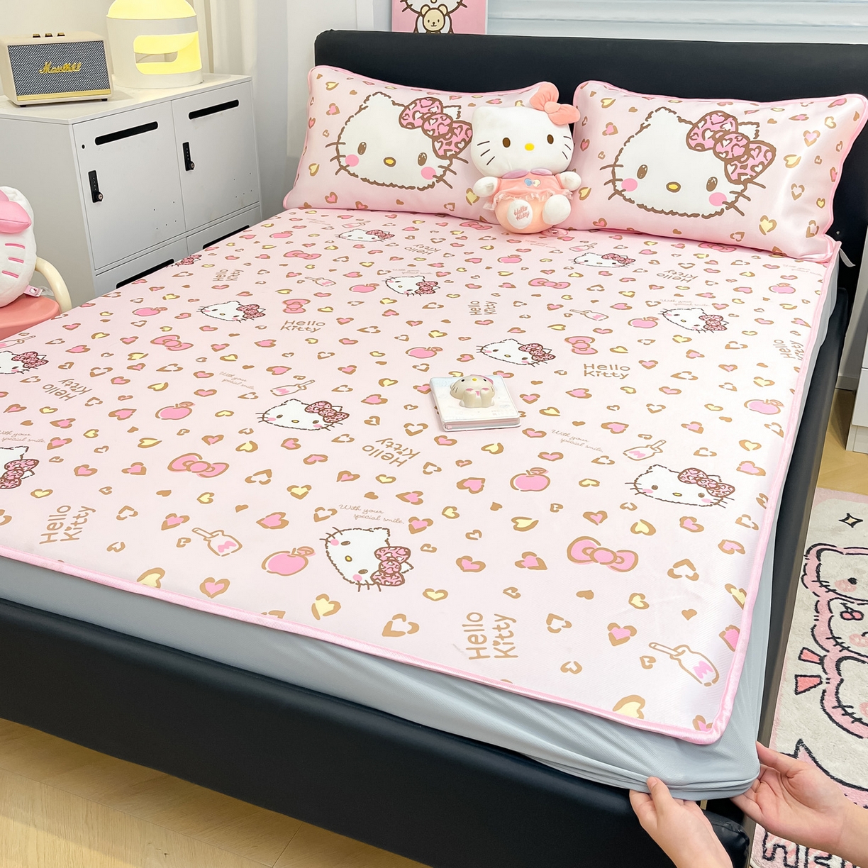 暮思家居 2026新款三丽鸥正版授权数码印花A类可机洗1200D冰丝凉席三件套床笠款系列 床笠款-凯蒂乐园