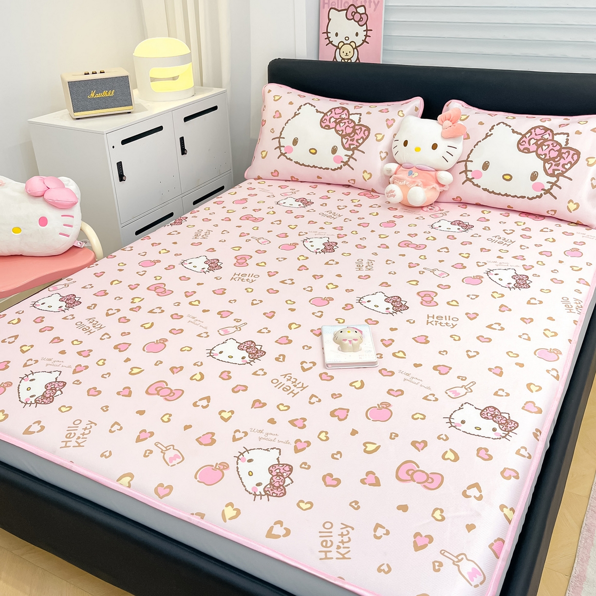 91家纺网 家纺一手货源 找家纺 暮思家居 2026新款三丽鸥正版授权数码印花A类可机洗1200D冰丝凉席三件套床笠款系列 床笠款-凯蒂乐园