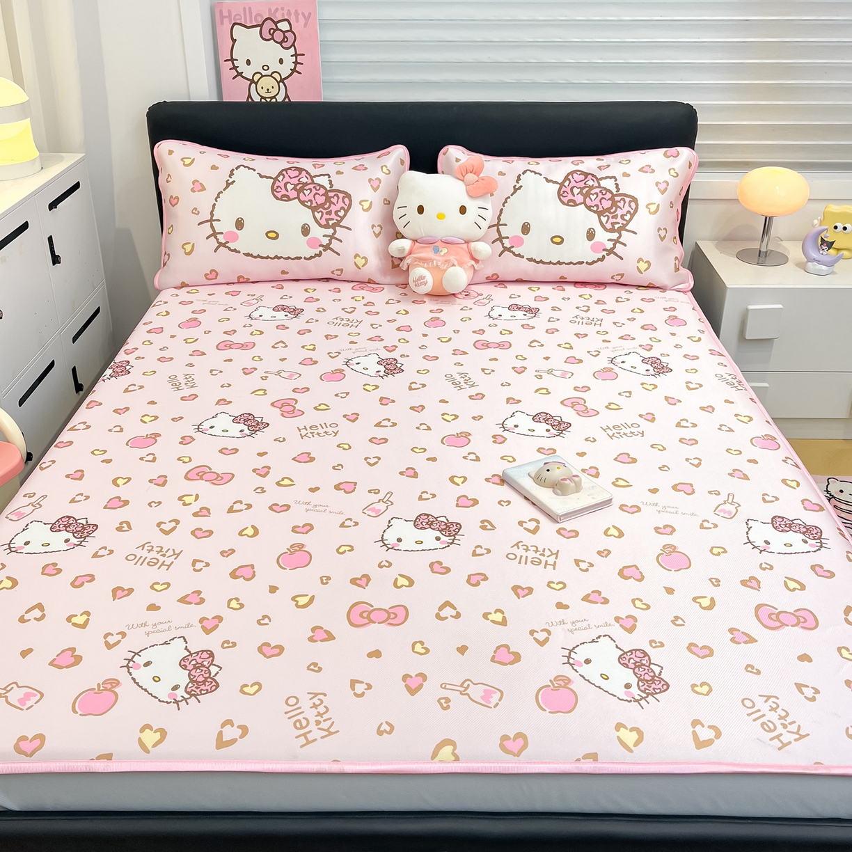 91家纺网 家纺一手货源 找家纺 暮思家居 2026新款三丽鸥正版授权数码印花A类可机洗1200D冰丝凉席三件套床笠款系列 床笠款-凯蒂乐园