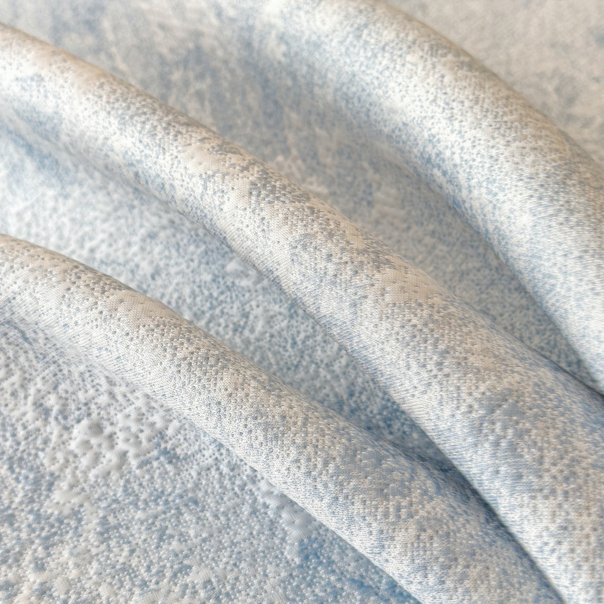 91家纺网 家纺一手货源 找家纺 孩子王家纺 2026新款法式风冰豆豆凉席夏天冰丝席凉感值过0.21夏季可机洗家用软席床裙款A 花园布鲁蓝