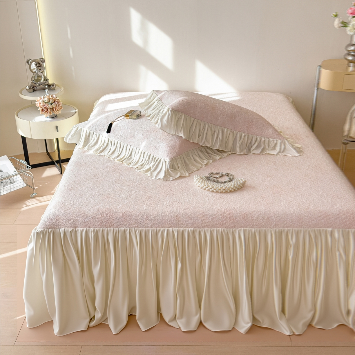 91家纺网 家纺一手货源 找家纺 孩子王家纺 2026新款法式风冰豆豆凉席夏天冰丝席凉感值过0.21夏季可机洗家用软席床裙款A 花园蜜桃粉