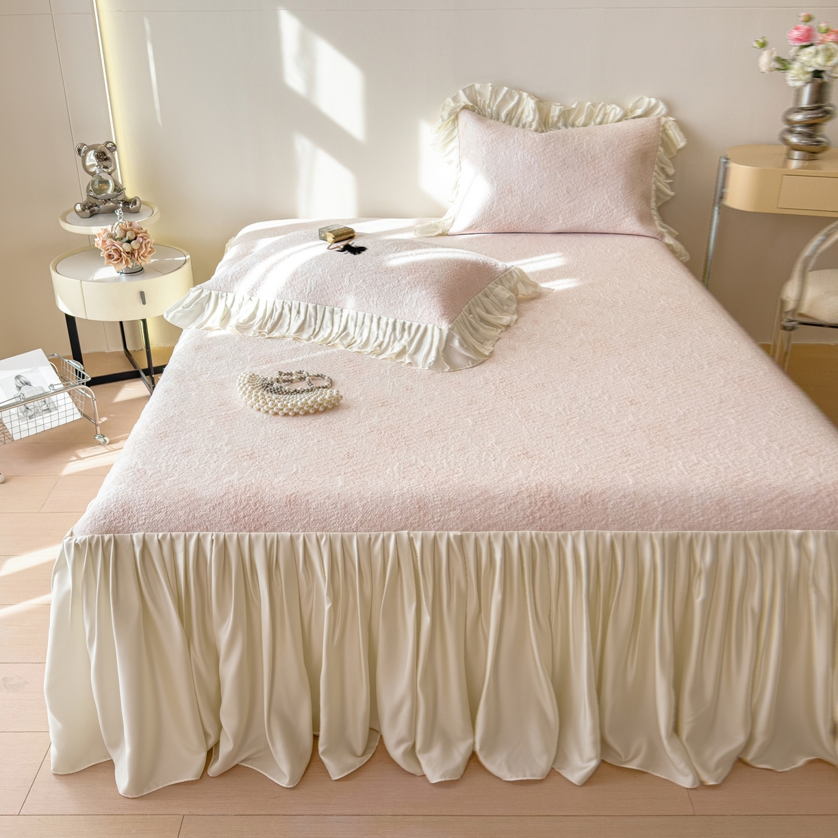 91家纺网 家纺一手货源 找家纺 孩子王家纺 2026新款法式风冰豆豆凉席夏天冰丝席凉感值过0.21夏季可机洗家用软席床裙款A 花园蜜桃粉