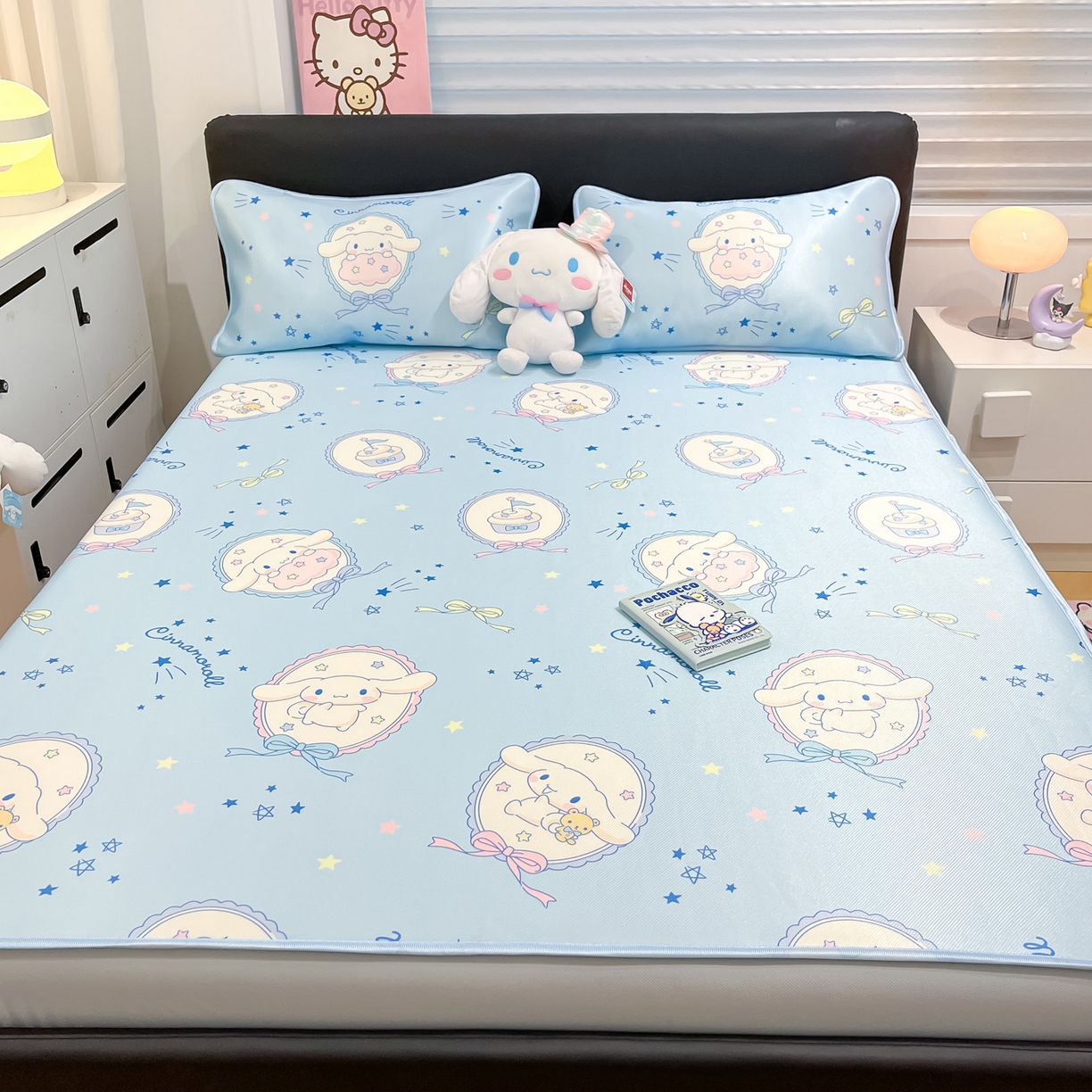 91家纺网 家纺一手货源 找家纺 暮思家居 2026新款三丽鸥正版授权数码印花A类可机洗1200D冰丝凉席三件套床笠款系列 床笠款-蓝色玉桂狗