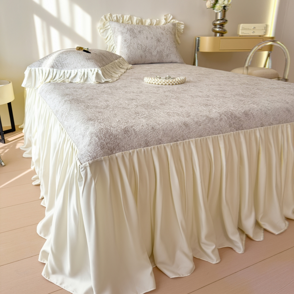 91家纺网 家纺一手货源 找家纺 孩子王家纺 2026新款法式风冰豆豆凉席夏天冰丝席凉感值过0.21夏季可机洗家用软席床裙款A 花园秋月咖