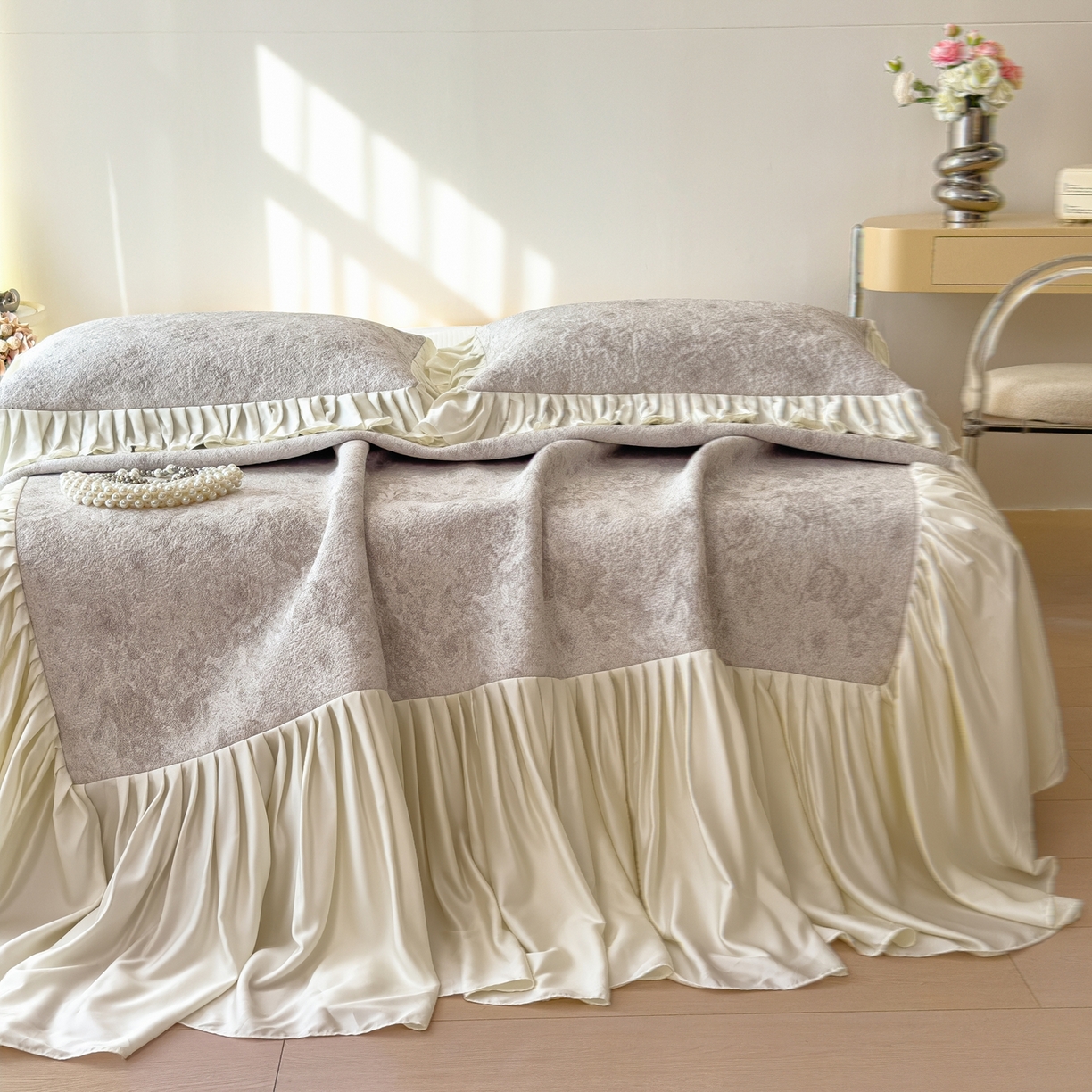 91家纺网 家纺一手货源 找家纺 孩子王家纺 2026新款法式风冰豆豆凉席夏天冰丝席凉感值过0.21夏季可机洗家用软席床裙款A 花园秋月咖