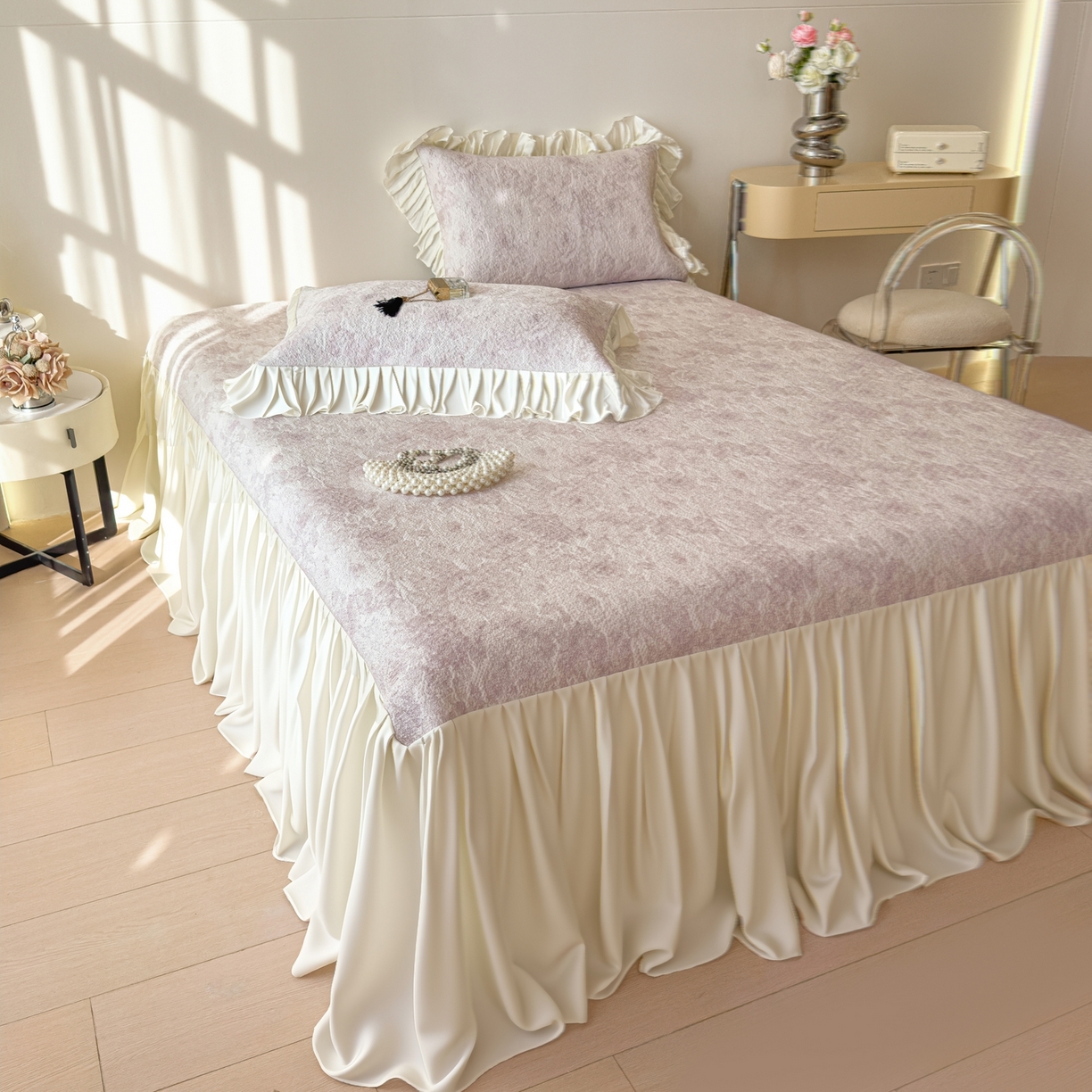 91家纺网 家纺一手货源 找家纺 孩子王家纺 2026新款法式风冰豆豆凉席夏天冰丝席凉感值过0.21夏季可机洗家用软席床裙款A 花园香薰紫