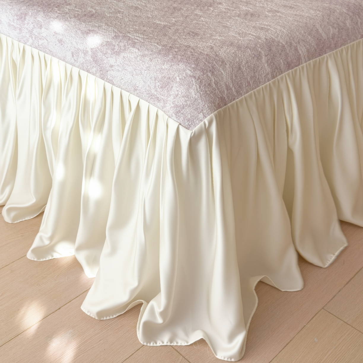 91家纺网 家纺一手货源 找家纺 孩子王家纺 2026新款法式风冰豆豆凉席夏天冰丝席凉感值过0.21夏季可机洗家用软席床裙款A 花园香薰紫