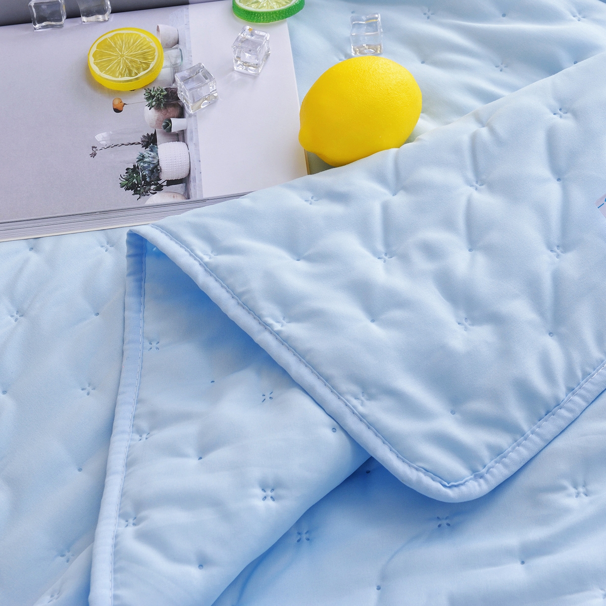 91家纺网 家纺一手货源 找家纺 美丽折家纺 2026新款A类水洗棉夏被 蓝色