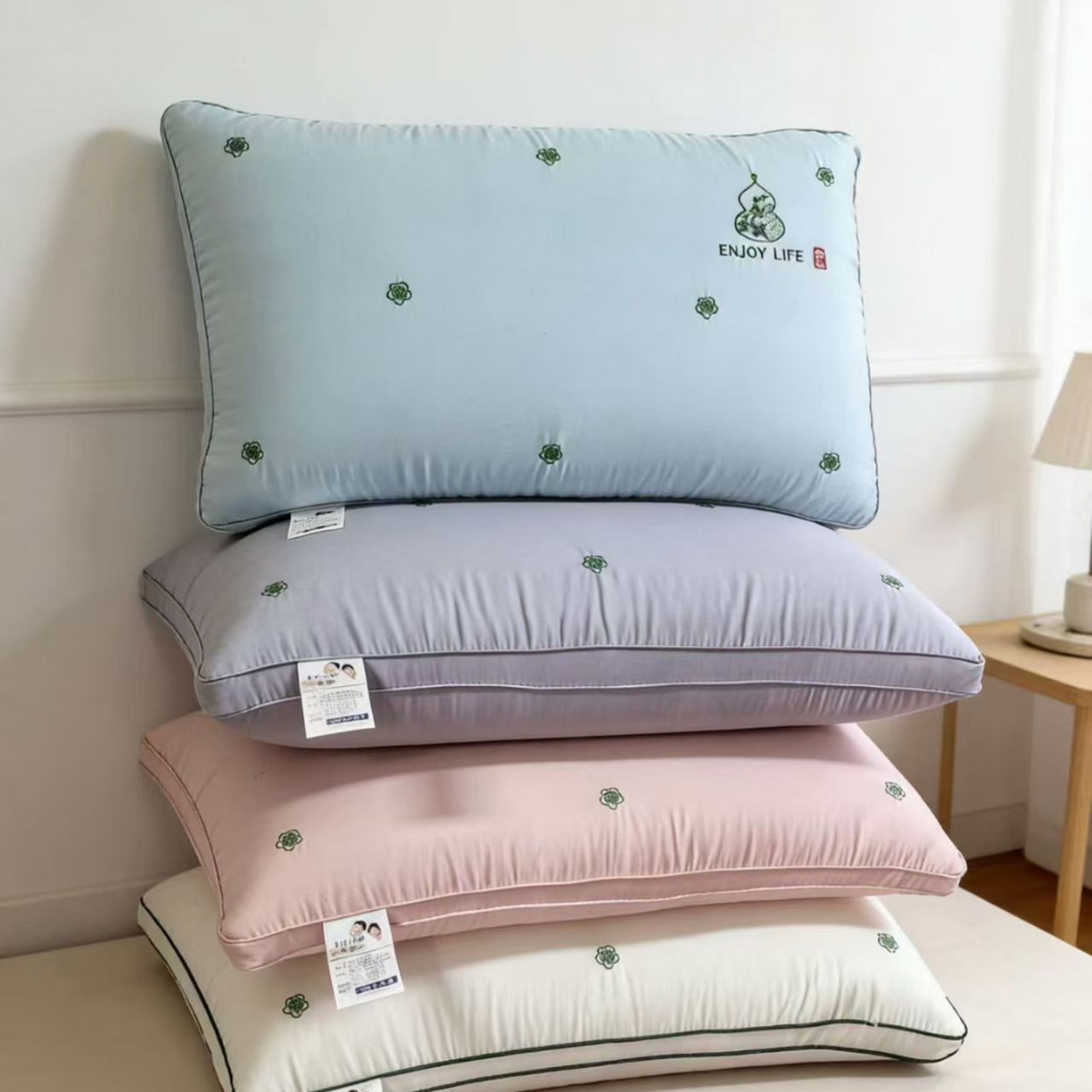 91家纺网 家纺一手货源 找家纺 （总）剑桥枕业 2025新款深睡养肤药包款羽丝定型枕芯 可选荞麦 决明子 薰衣草 促销款式枕头