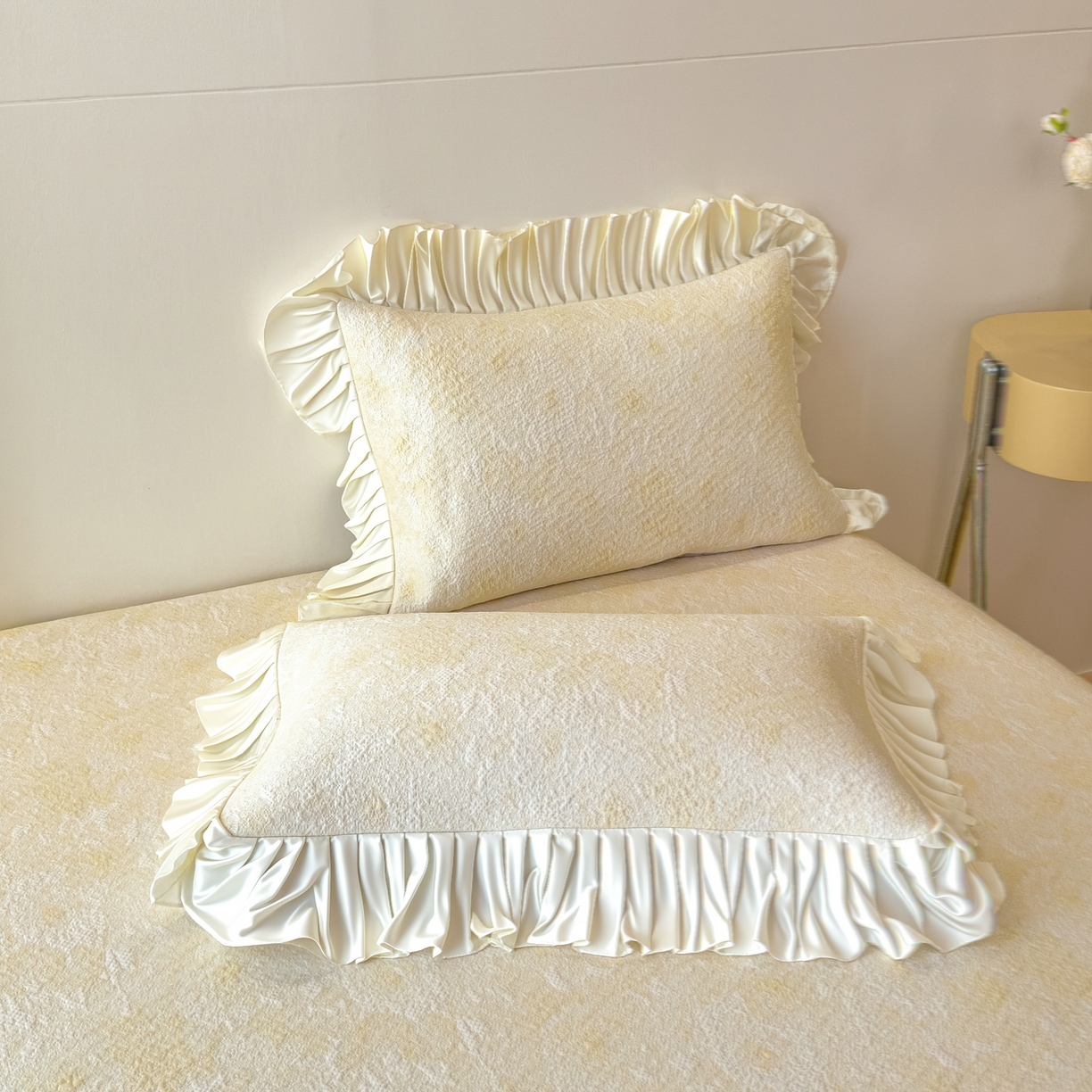 91家纺网 家纺一手货源 找家纺 孩子王家纺 2026新款法式风冰豆豆凉席夏天冰丝席凉感值过0.21夏季可机洗家用软席床裙款A 花园芝士黄