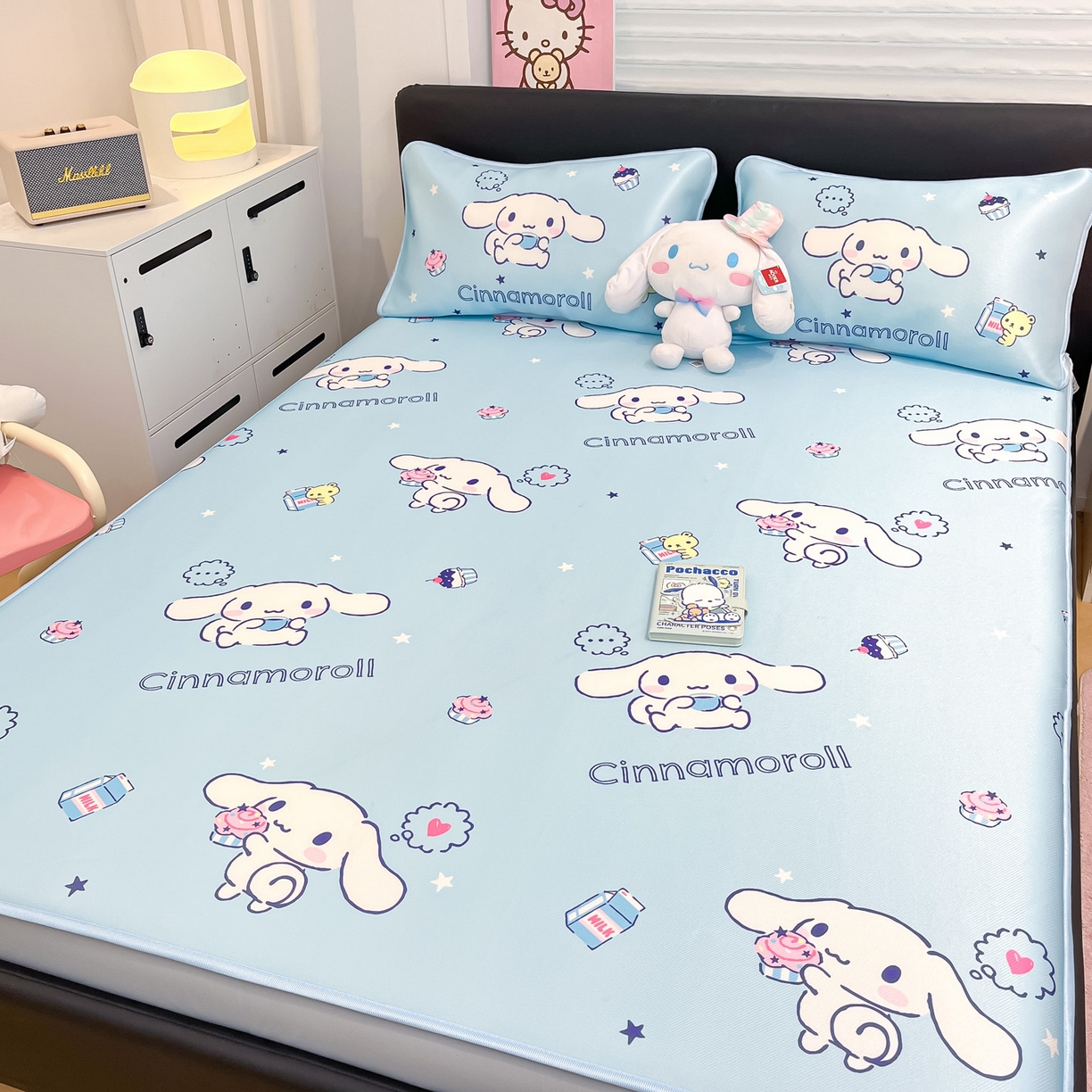 91家纺网 家纺一手货源 找家纺 暮思家居 2026新款三丽鸥正版授权数码印花A类可机洗1200D冰丝凉席三件套床笠款系列 床笠款-甜品玉桂狗