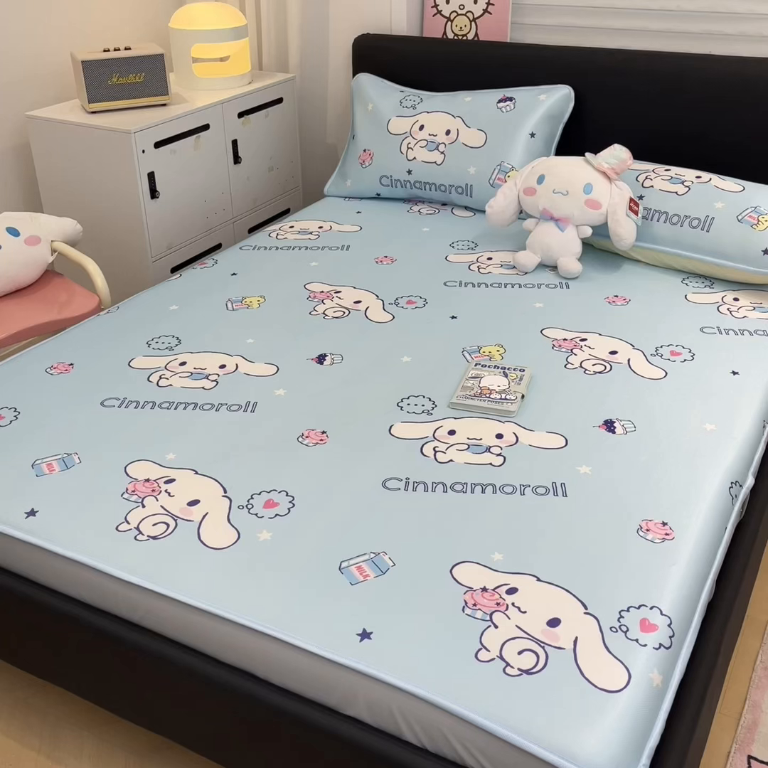 91家纺网 家纺一手货源 找家纺 暮思家居 2026新款三丽鸥正版授权数码印花A类可机洗1200D冰丝凉席三件套床笠款系列 床笠款-甜品玉桂狗