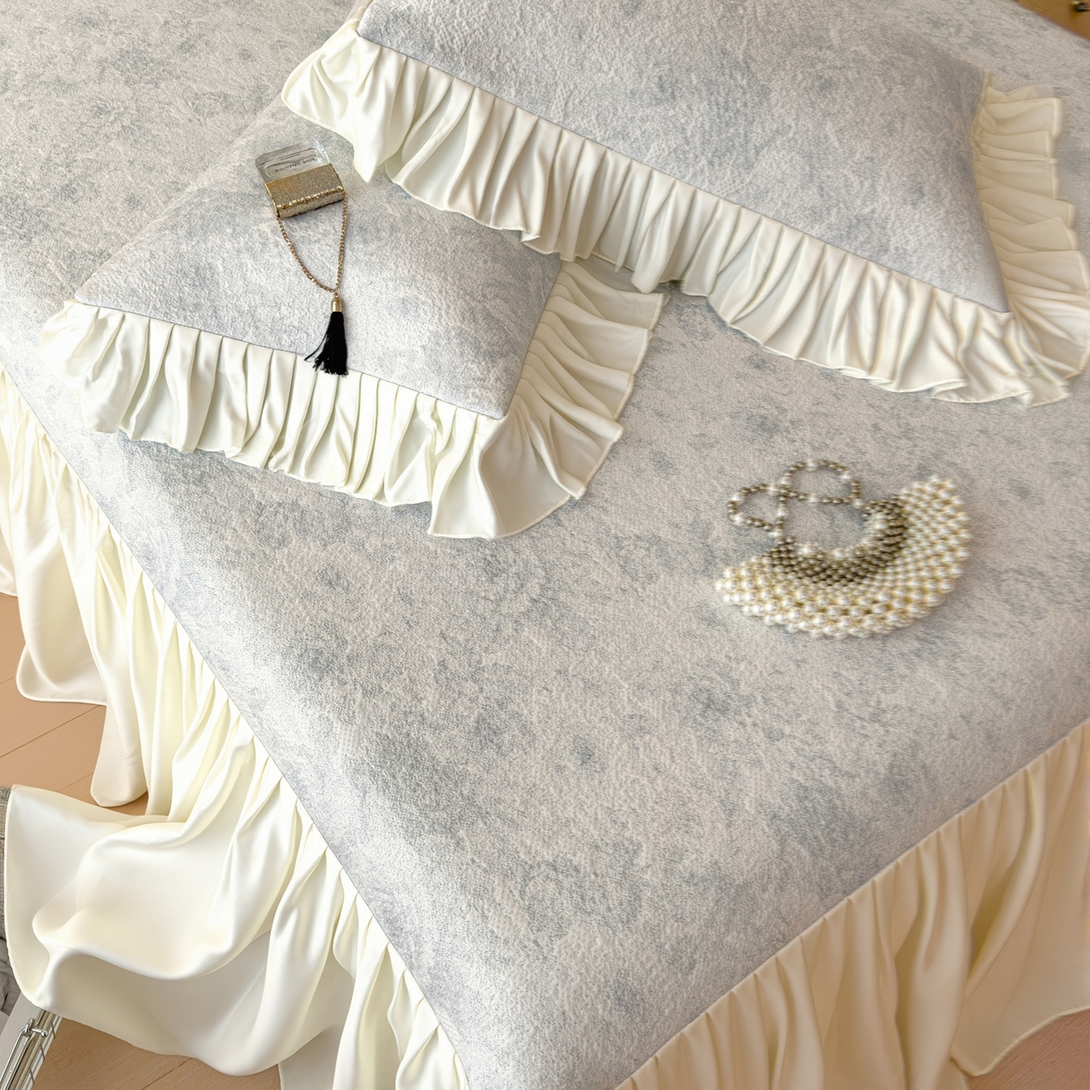 91家纺网 家纺一手货源 找家纺 孩子王家纺 2026新款法式风冰豆豆凉席夏天冰丝席凉感值过0.21夏季可机洗家用软席床裙款A 玫瑰暗夜灰