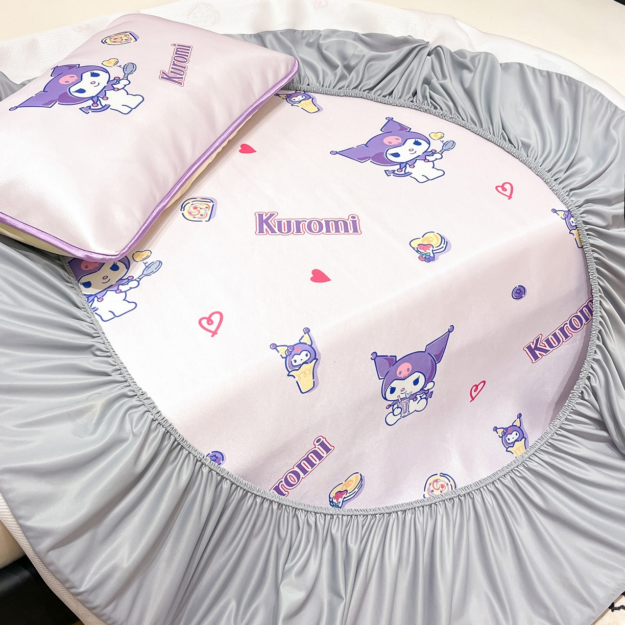 91家纺网 家纺一手货源 找家纺 暮思家居 2026新款三丽鸥正版授权数码印花A类可机洗1200D冰丝凉席三件套床笠款系列 床笠款-甜甜库洛米