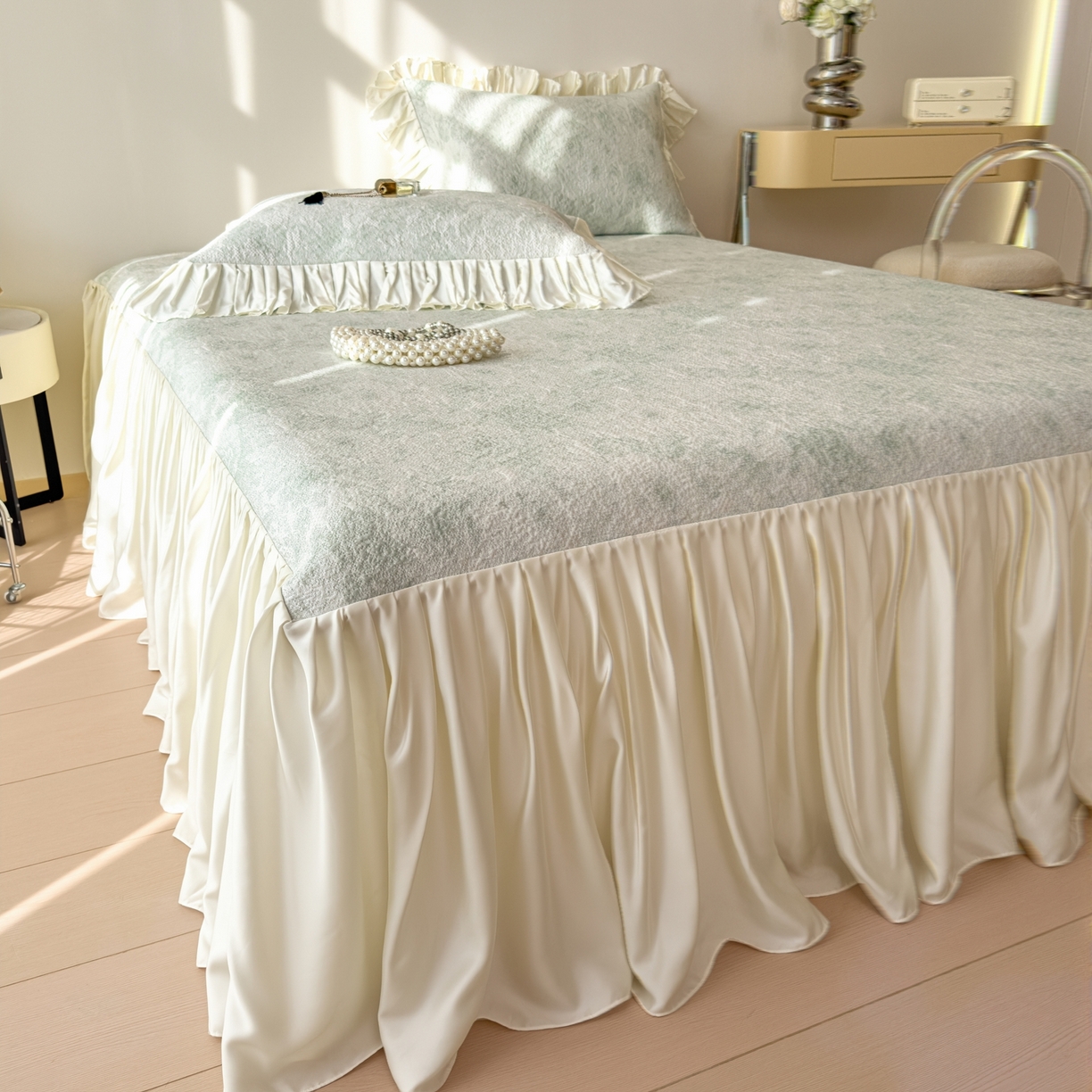 91家纺网 家纺一手货源 找家纺 孩子王家纺 2026新款法式风冰豆豆凉席夏天冰丝席凉感值过0.21夏季可机洗家用软席床裙款A 玫瑰薄荷绿