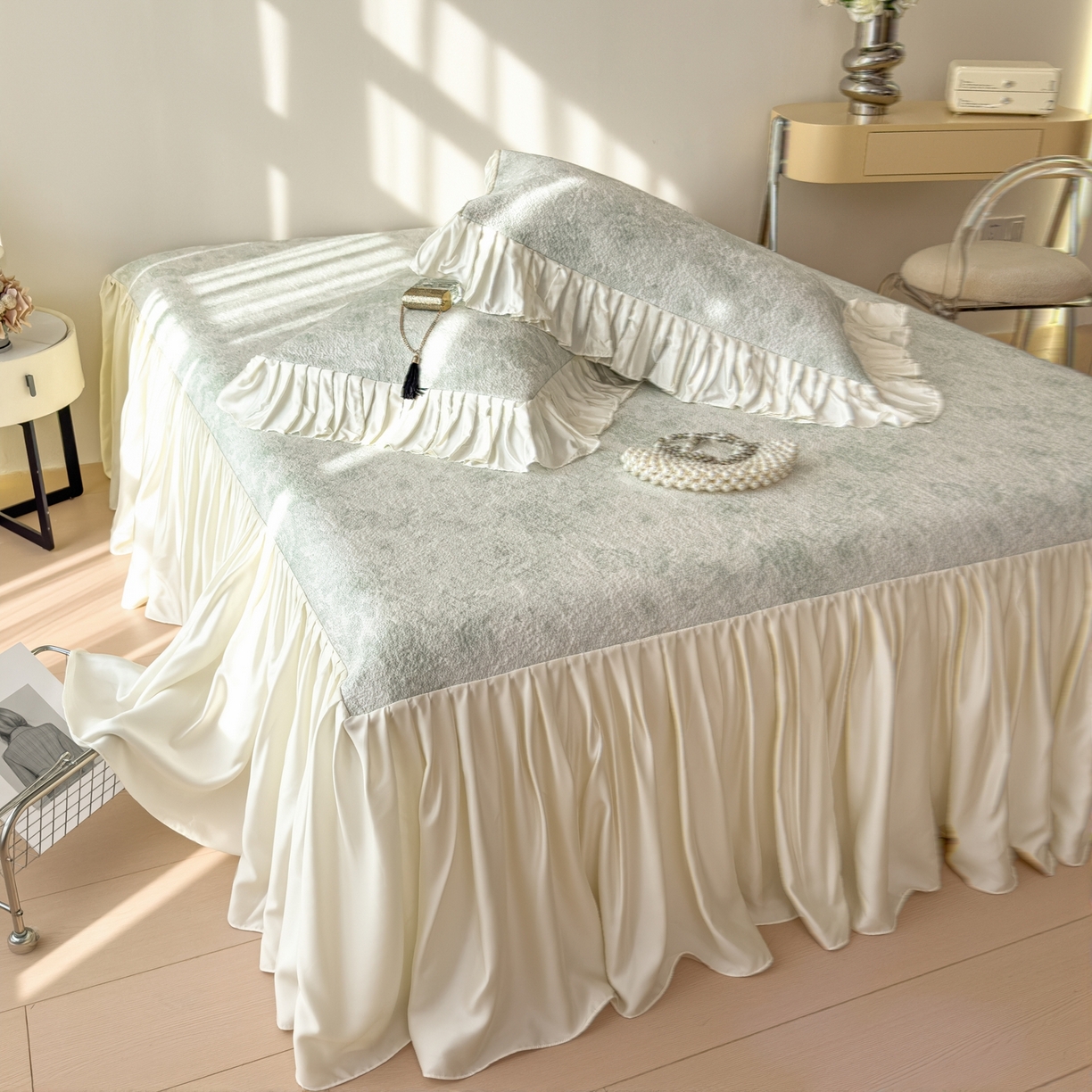 91家纺网 家纺一手货源 找家纺 孩子王家纺 2026新款法式风冰豆豆凉席夏天冰丝席凉感值过0.21夏季可机洗家用软席床裙款A 玫瑰薄荷绿