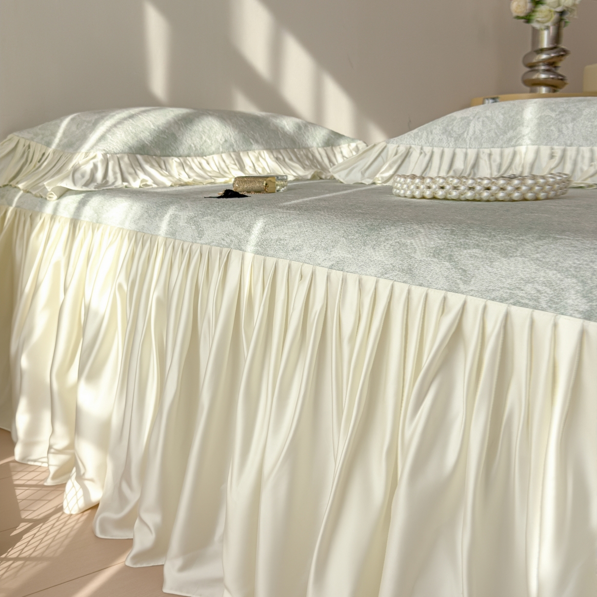 91家纺网 家纺一手货源 找家纺 孩子王家纺 2026新款法式风冰豆豆凉席夏天冰丝席凉感值过0.21夏季可机洗家用软席床裙款A 玫瑰薄荷绿