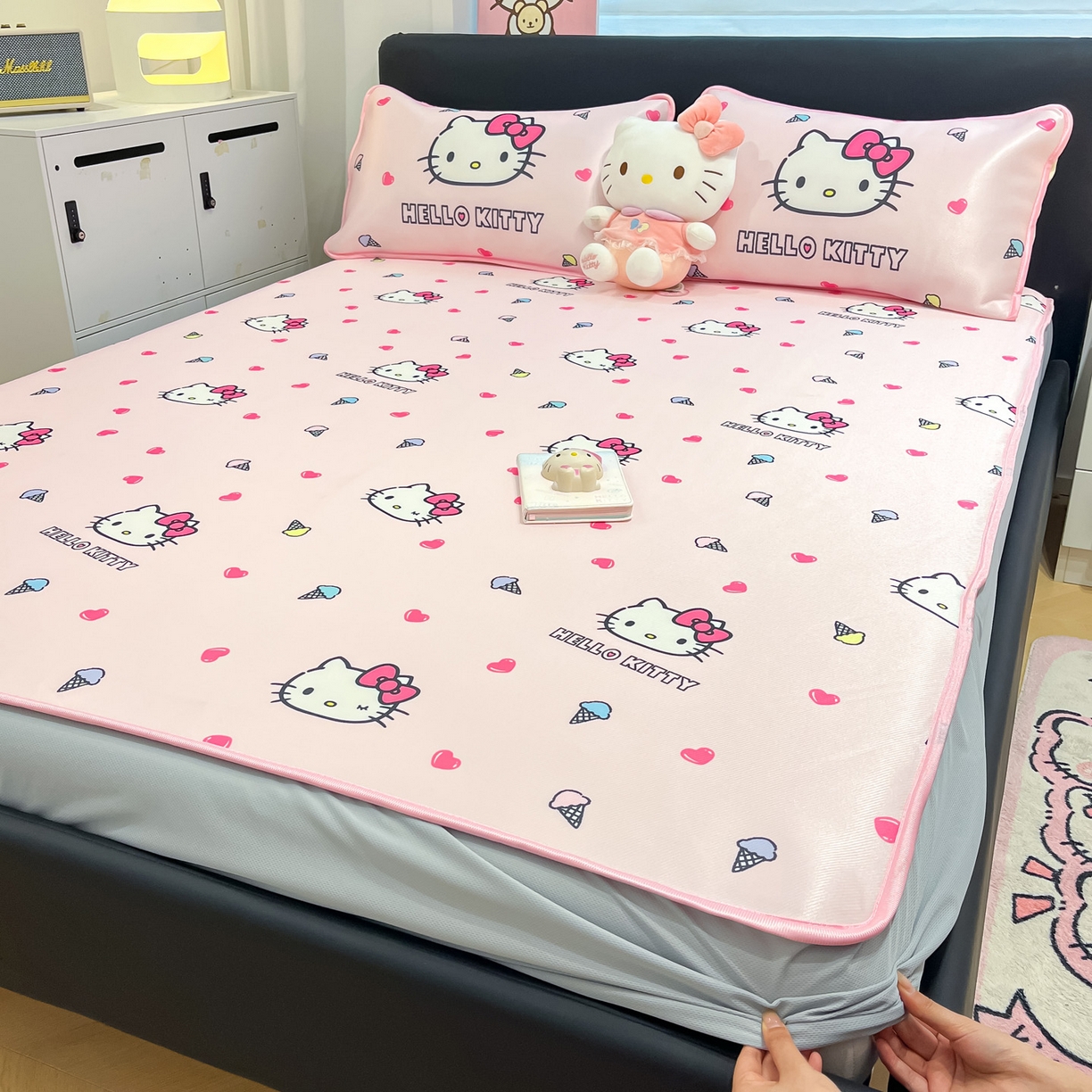 暮思家居 2026新款三丽鸥正版授权数码印花A类可机洗1200D冰丝凉席三件套床笠款系列 床笠款-甜筒KT