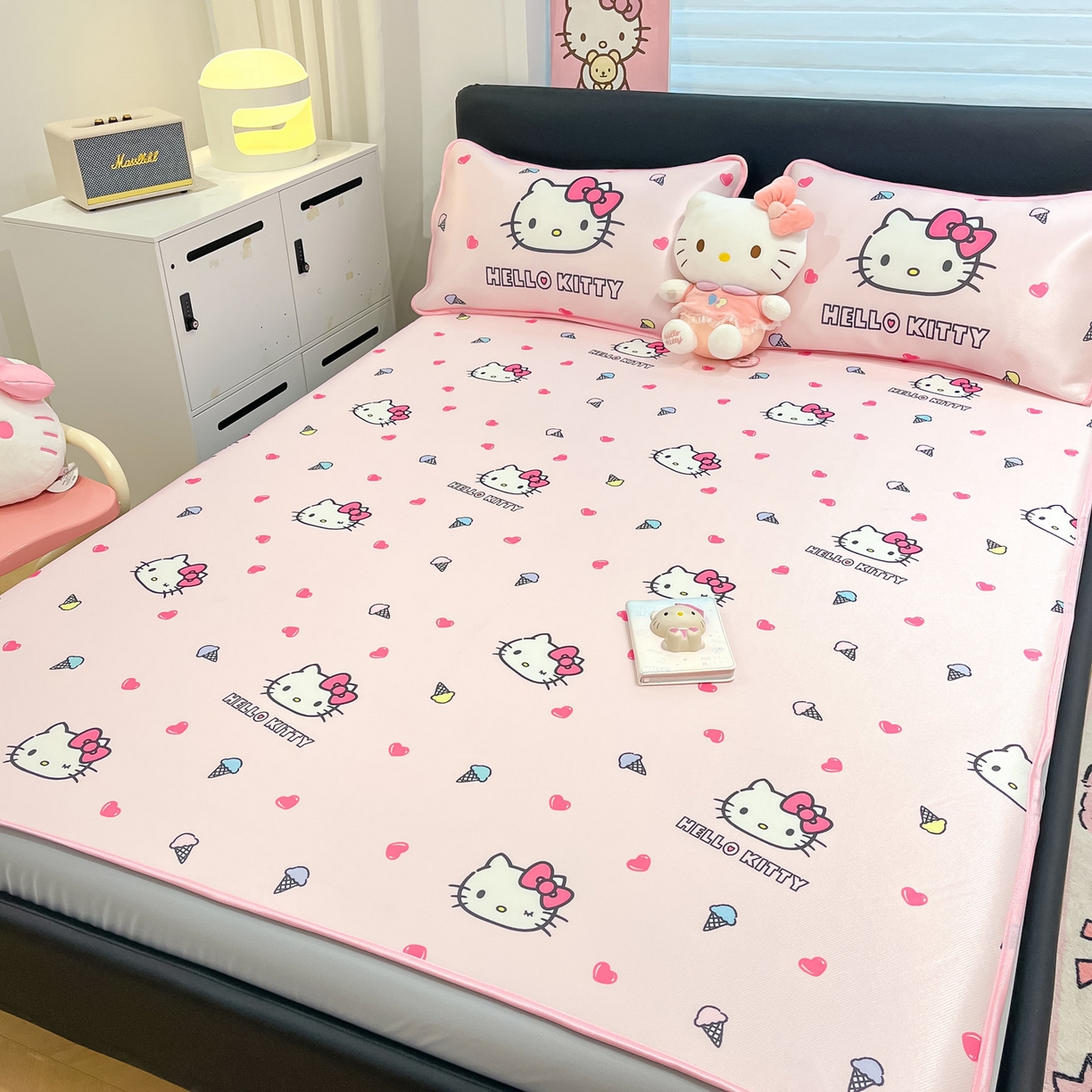 91家纺网 家纺一手货源 找家纺 暮思家居 2026新款三丽鸥正版授权数码印花A类可机洗1200D冰丝凉席三件套床笠款系列 床笠款-甜筒KT