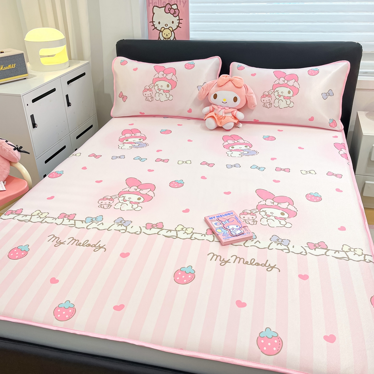 91家纺网 家纺一手货源 找家纺 暮思家居 2026新款三丽鸥正版授权数码印花A类可机洗1200D冰丝凉席三件套床笠款系列 床笠款-洋娃娃美乐蒂