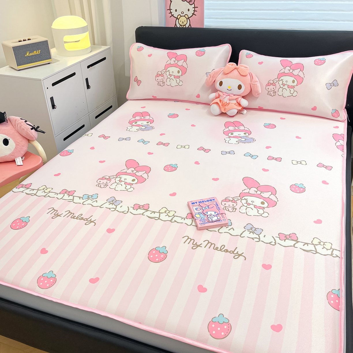 91家纺网 家纺一手货源 找家纺 暮思家居 2026新款三丽鸥正版授权数码印花A类可机洗1200D冰丝凉席三件套床笠款系列 床笠款-洋娃娃美乐蒂