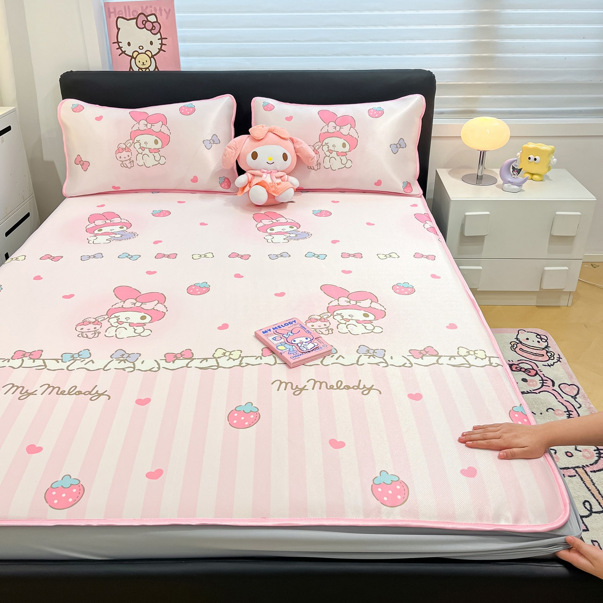 91家纺网 家纺一手货源 找家纺 暮思家居 2026新款三丽鸥正版授权数码印花A类可机洗1200D冰丝凉席三件套床笠款系列 床笠款-洋娃娃美乐蒂