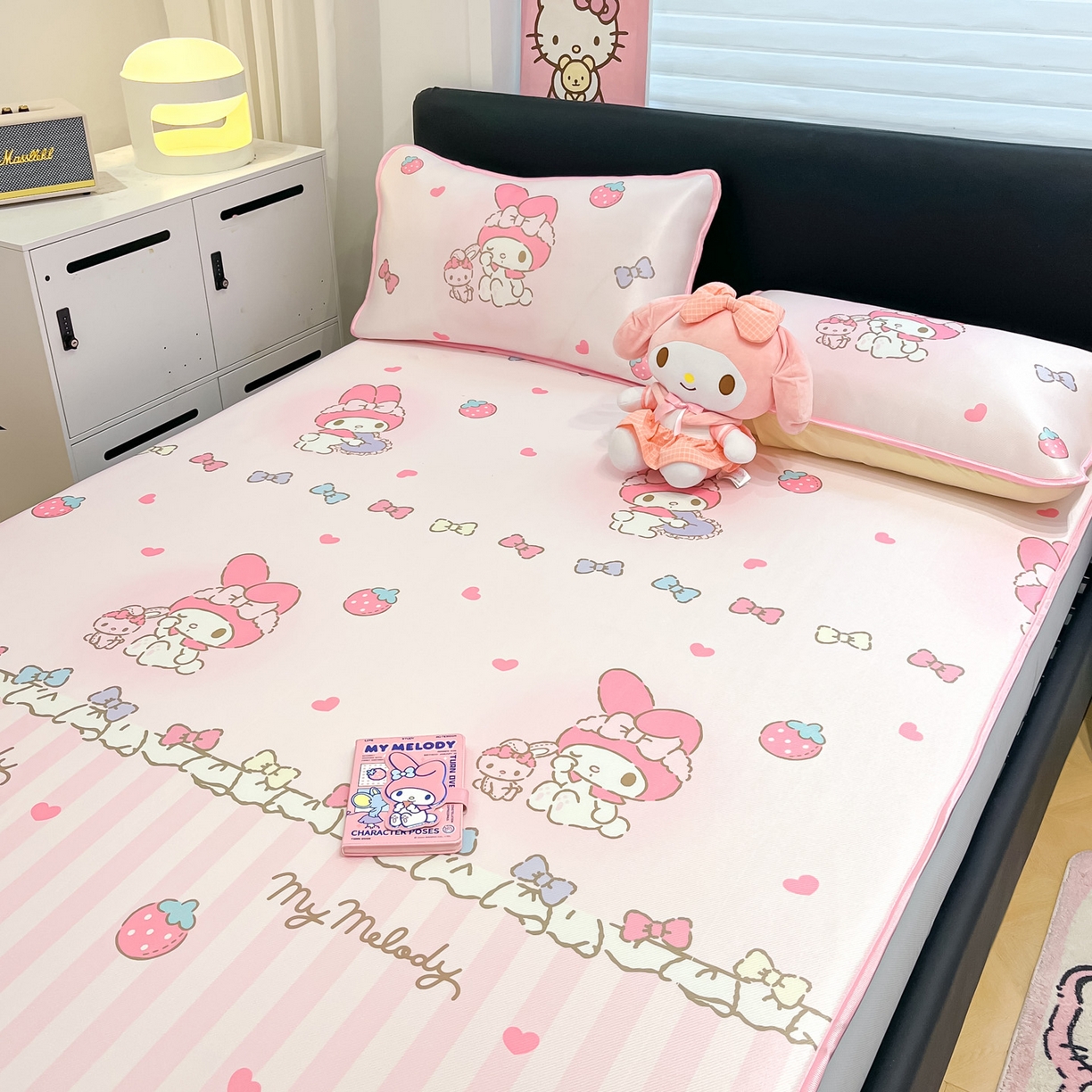 91家纺网 家纺一手货源 找家纺 暮思家居 2026新款三丽鸥正版授权数码印花A类可机洗1200D冰丝凉席三件套床笠款系列 床笠款-洋娃娃美乐蒂