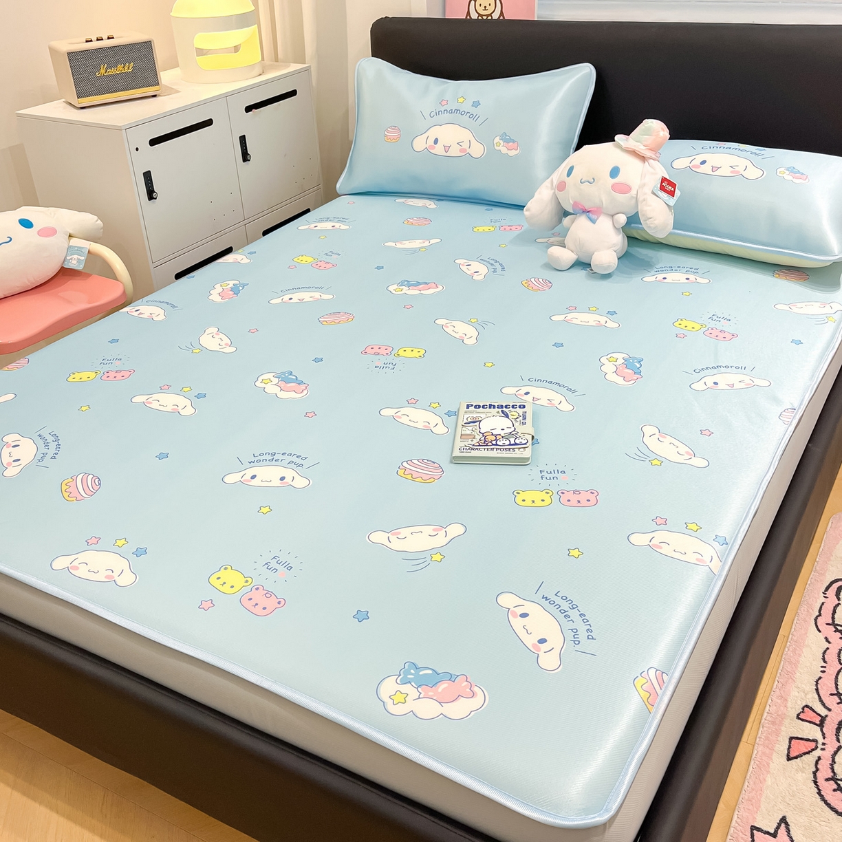 91家纺网 家纺一手货源 找家纺 暮思家居 2026新款三丽鸥正版授权数码印花A类可机洗1200D冰丝凉席三件套床笠款系列 床笠款-云朵大耳狗