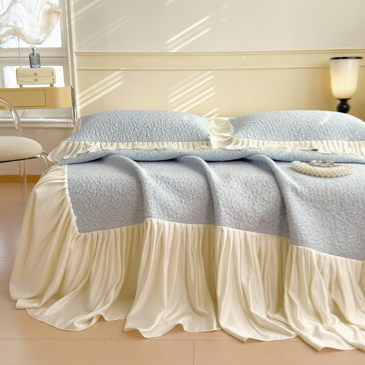 91家纺网 家纺一手货源 找家纺 （总）孩子王家纺 2026新款夏季凉感公主风冰豆豆花边凉席床裙款凉感值过0.21三件套可机洗冰丝空