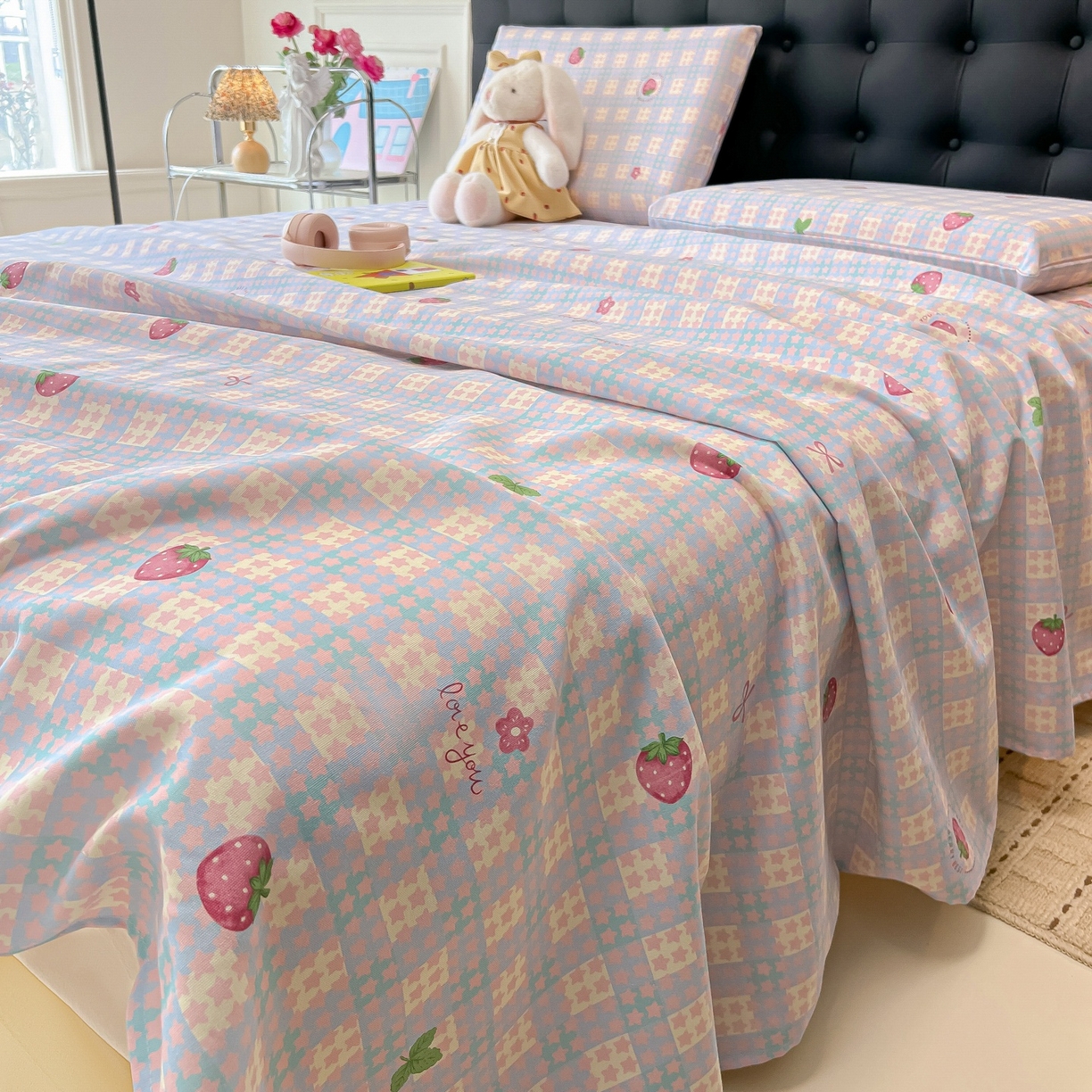 91家纺网 家纺一手货源 找家纺 韩巢家纺 2026新款老粗布床单凉席席子床单单件 有草莓的地方【老粗布】