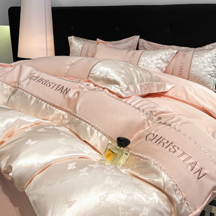 91家纺网 家纺一手货源 找家纺 金牛座家纺 2026新款亮丝细斜纹贡缎提花重工刺绣四件套床盖四件套-醉蝶 醉蝶-浅粉