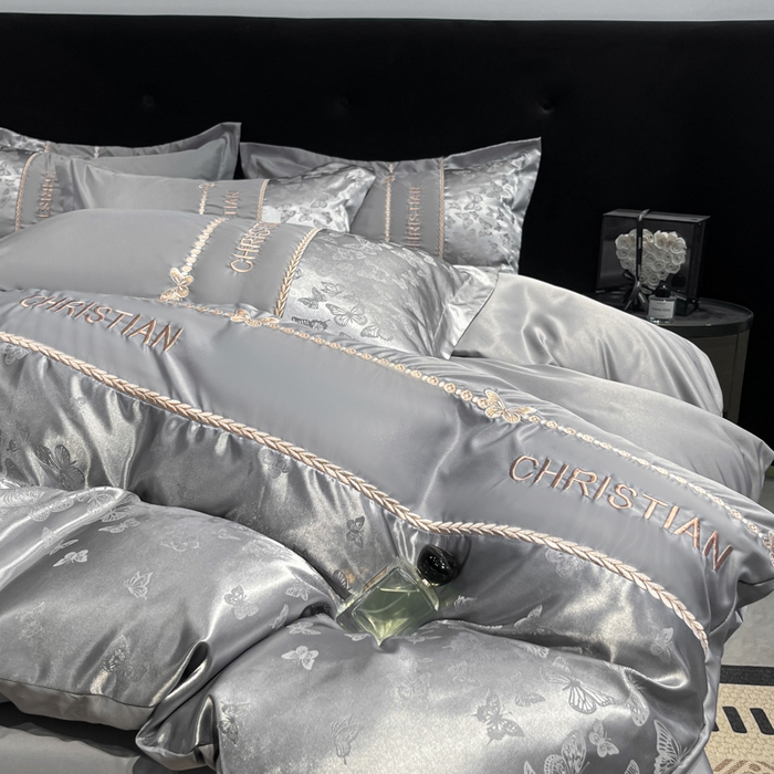 91家纺网 家纺一手货源 找家纺 金牛座家纺 2026新款亮丝细斜纹贡缎提花重工刺绣四件套床盖四件套-醉蝶 醉蝶-高级灰