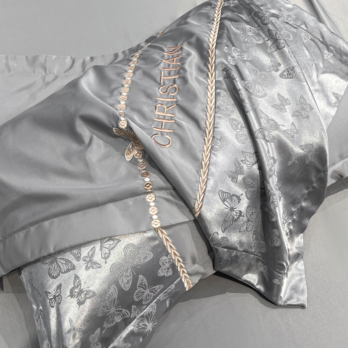 91家纺网 家纺一手货源 找家纺 金牛座家纺 2026新款亮丝细斜纹贡缎提花重工刺绣四件套床盖四件套-醉蝶 醉蝶-高级灰